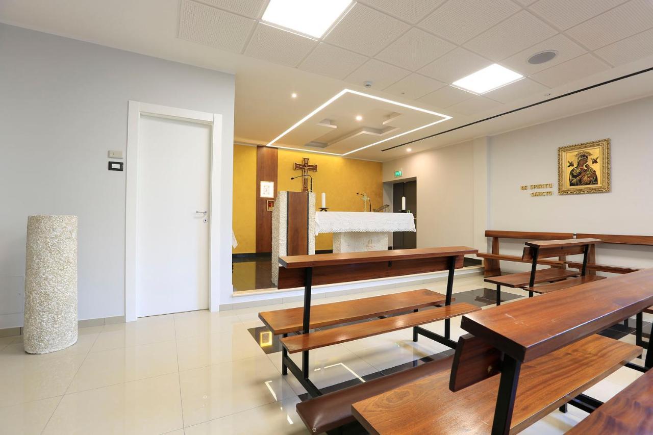 Casa Per Ferie San Juan De Avila ローマ エクステリア 写真