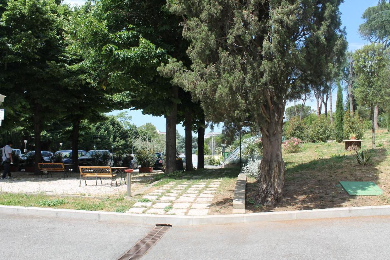 Casa Per Ferie San Juan De Avila ローマ エクステリア 写真
