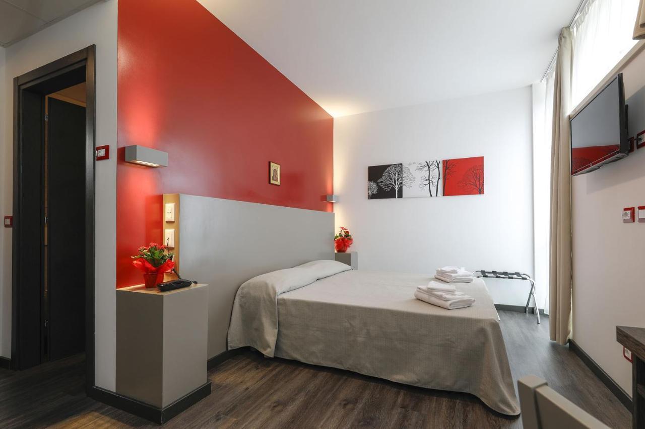 Casa Per Ferie San Juan De Avila ローマ エクステリア 写真