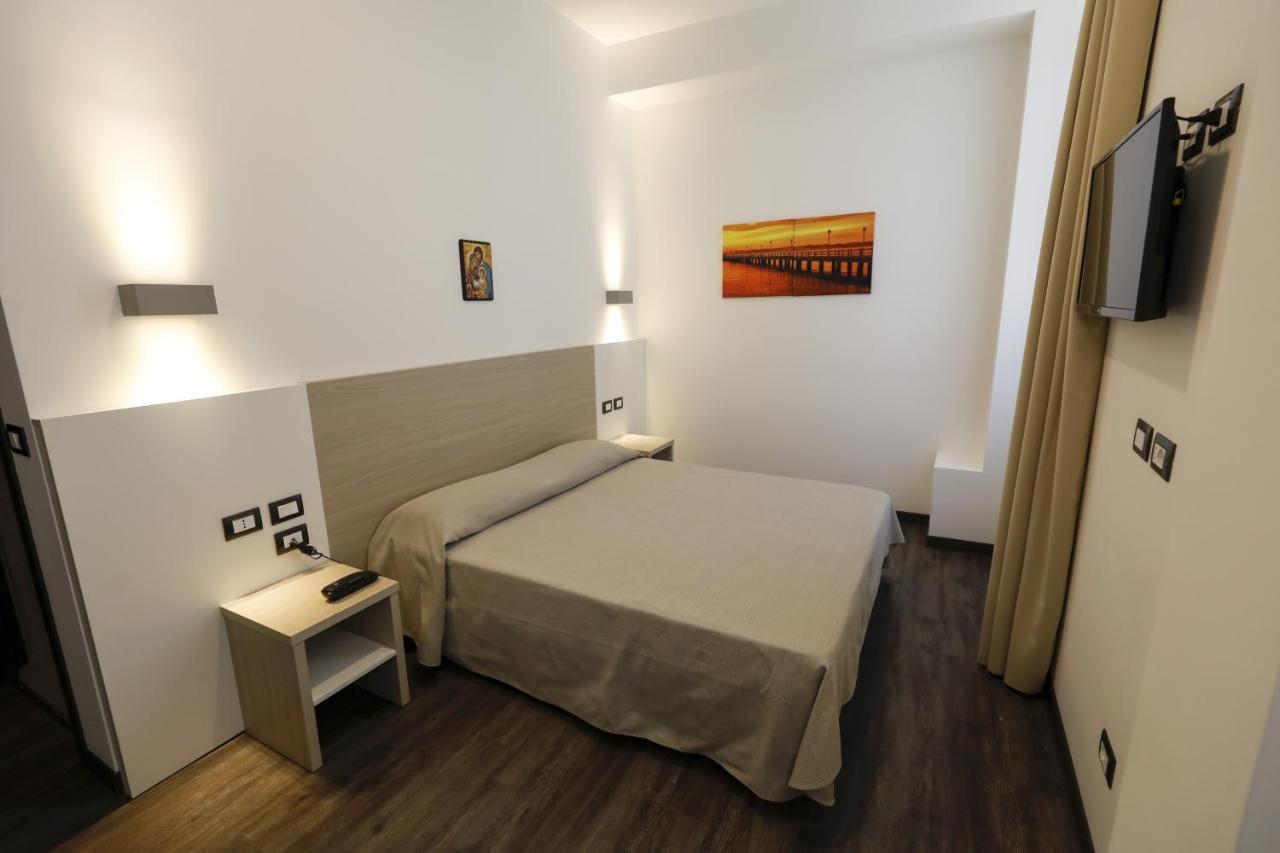 Casa Per Ferie San Juan De Avila ローマ エクステリア 写真